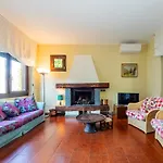 Апартаменты Villa Bellavista With Private Dock And Parking Лено