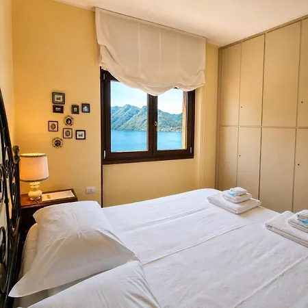 Bellavista With Private Dock And Parking Appartement Lenno